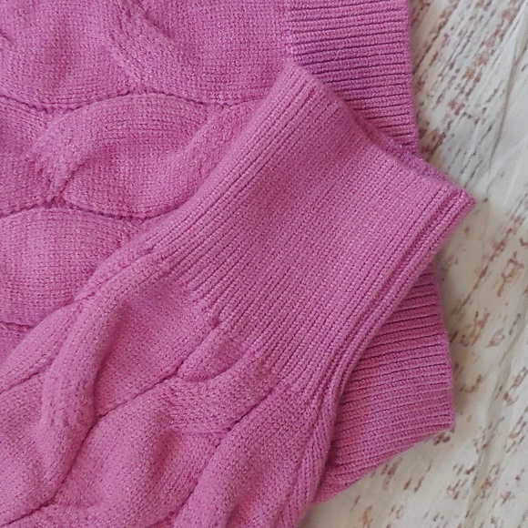 Pink Rose Cableknit Cropped Sweater Cropped NWT - Picture 2 of 7